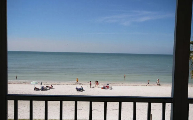 Strandview #304
