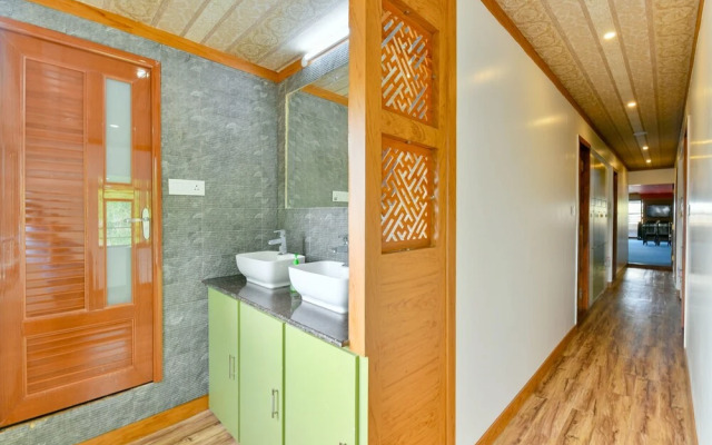 OYO 16838 Big B Houseboat 10 BHK