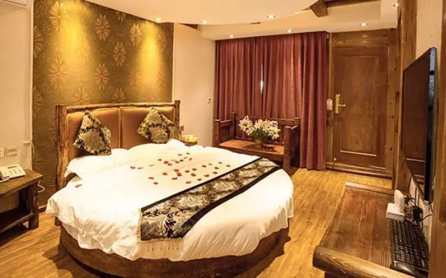 Lijiang Golden Sunshine Boutique Hotel