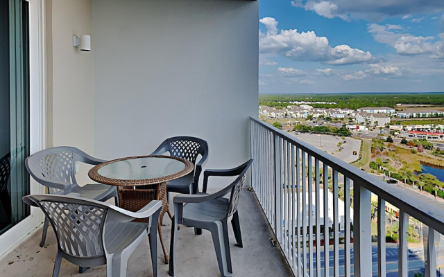 Laketown Wharf #1636