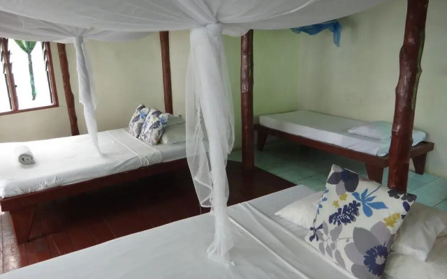 Va-i-moana Seaside Lodge