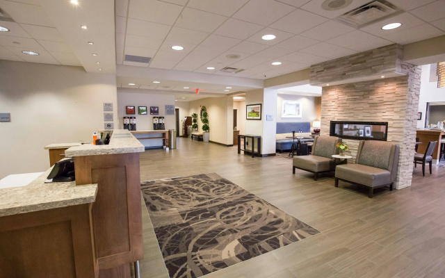 Hampton Inn & Suites Pittsburgh/Harmarville