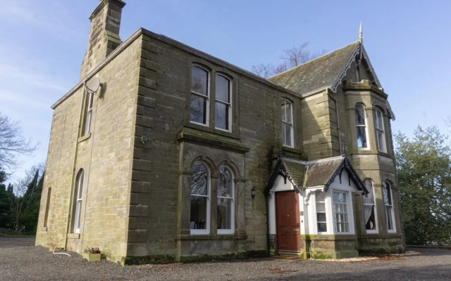 Newton Manor House -7 Bedroom House