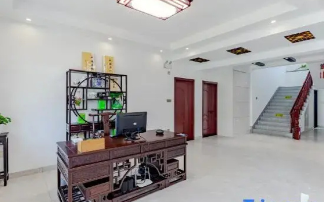 Jing Taoyuanju Homestay (Taohua Tan Scenic Area)