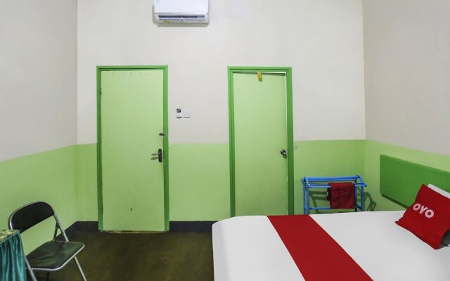 OYO 90825 Hotel Lizha 2