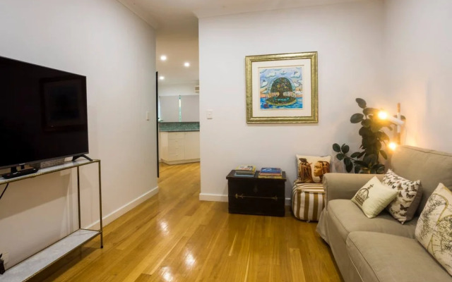 Lovely Shenton Park Townhouse