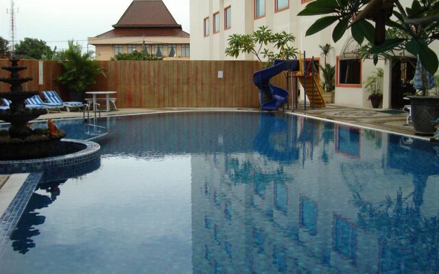 Hotel Grand Tiga Mustika