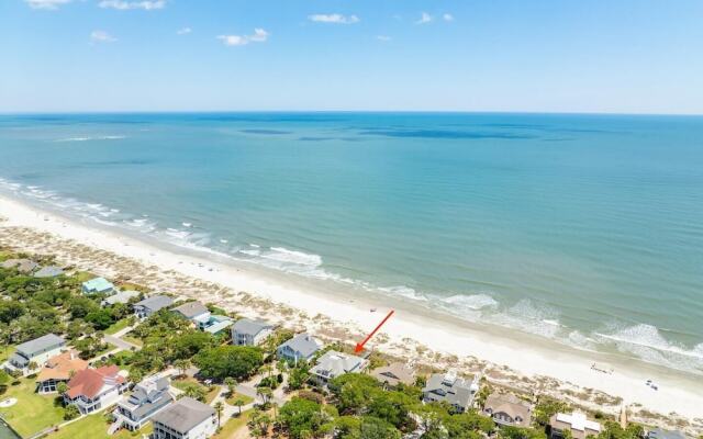 Lavish Two-story Oceanfront Home w/ Huge Deck, Wifi, & Incredible Views