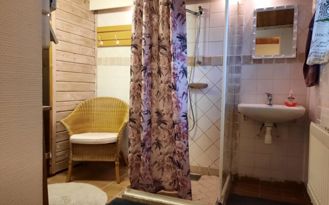 Tollarp - Barn - Sleeps 3 - Pet Friendly - Parking