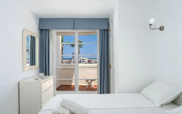 Apartment - 2 Bedrooms with WiFi and Sea views - 107883