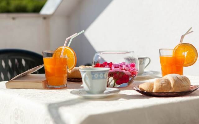 Modern Holiday Home in Podstrana With Pool