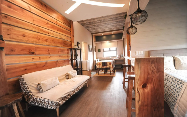 Pine Breeze Cottages