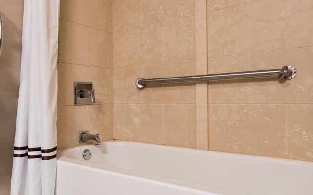 Best Western Plus Sunrise Inn