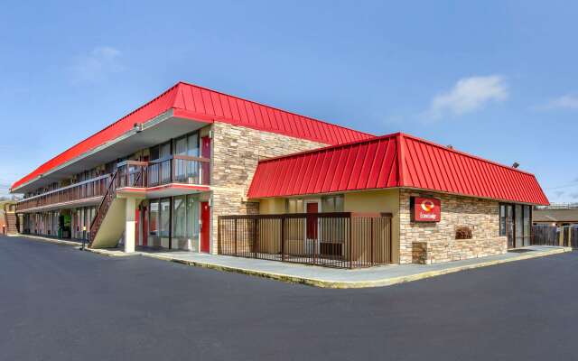 Econo Lodge Civic Center