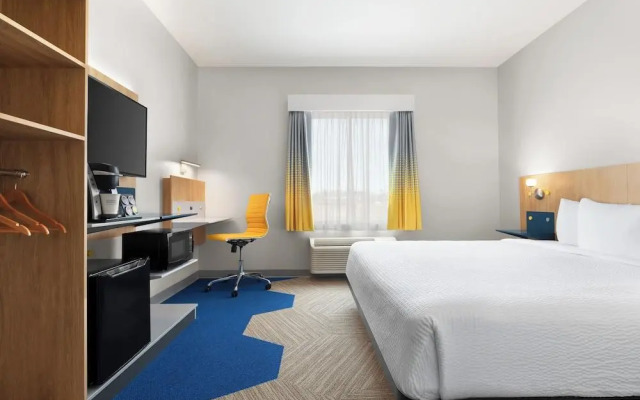 Microtel by Wyndham Lachute