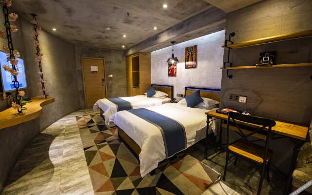 Chenlong 168 Hotel (Huaihua Railway Station Lvyuan)