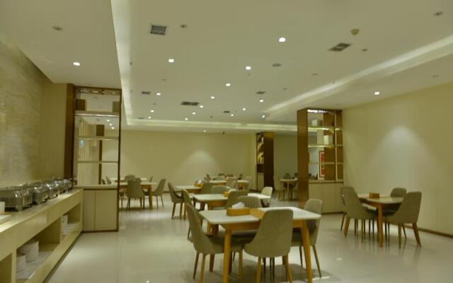 Ji Hotel (Xining Haihu New Area)