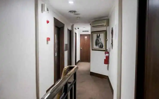 RedDoorz Near Waterboom Cikarang