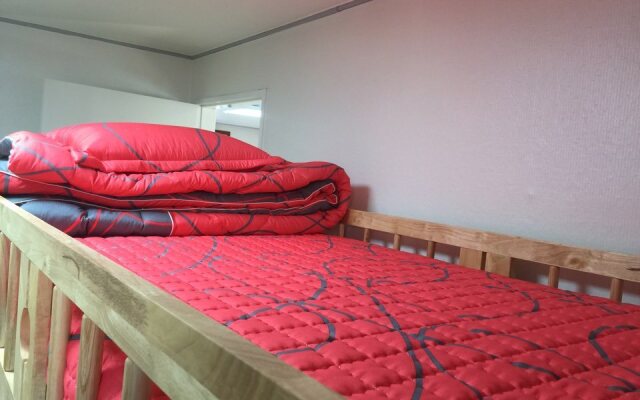 Housetay Guesthouse 2nd Branch - Hostel