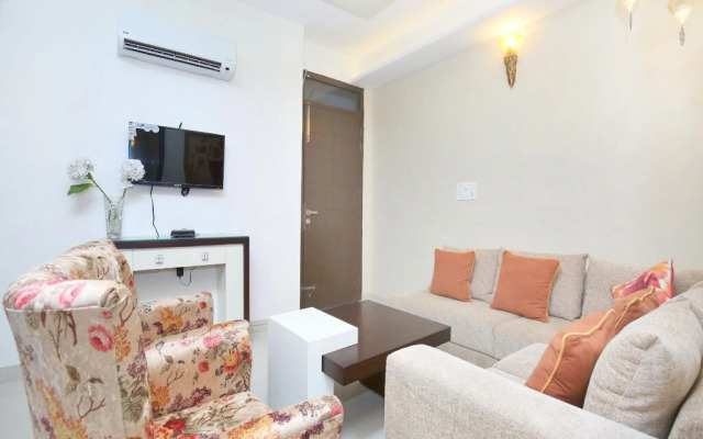 Royal Lake Suites By OYO Rooms