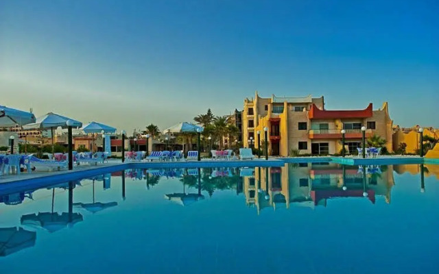 Aida Beach Resort Serviced Apartments - фото 3