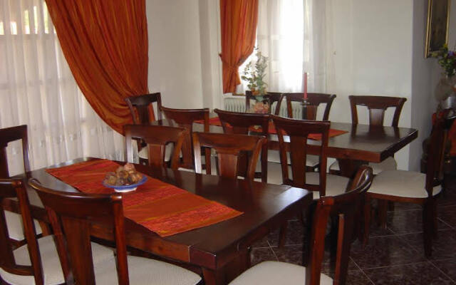 Porto Lourbas Hotel