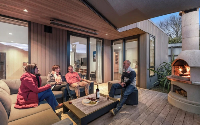 Central Queenstown Villa & Spa