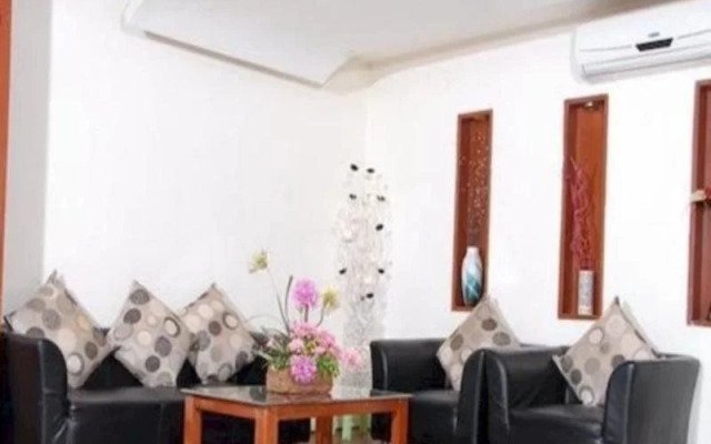 Capital O 67372 Halcyon Suites