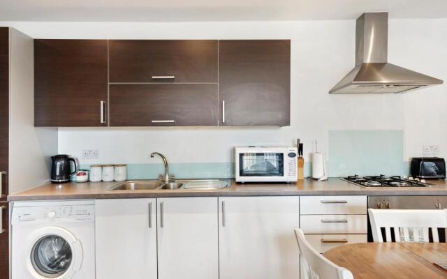 Clarendon Heights - Stylish Two-Bedroom Apartment