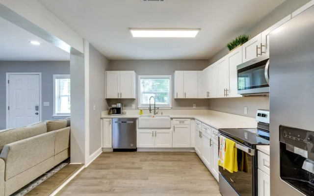 Pensacola Vacation Rental ~ 5 Mi to Beach!