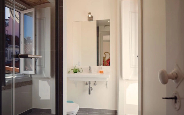 Lisbon Calling Rooms & Studio