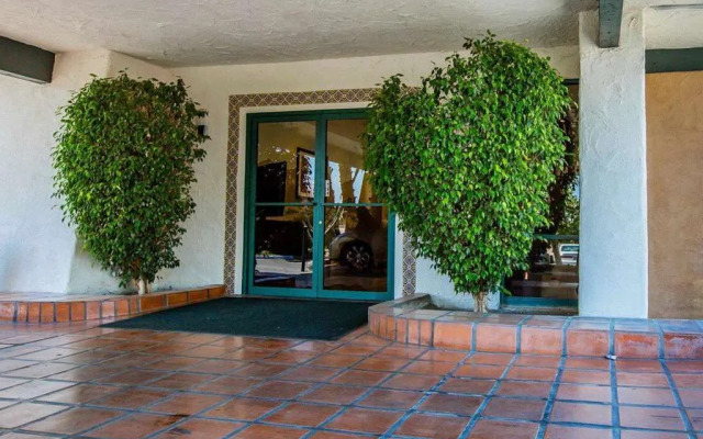 Travelodge by Wyndham Palm Springs
