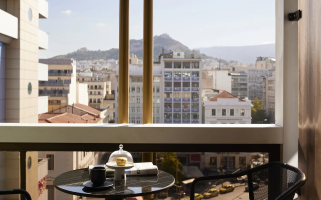 Skylark, Aluma Hotel & Resort