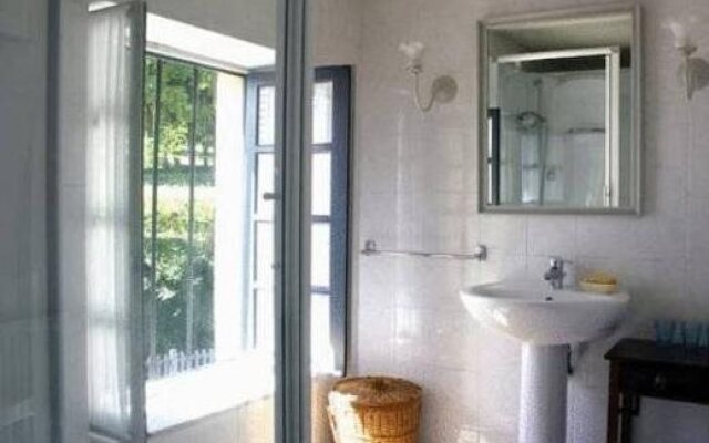 Chateau De Pont-Rilly