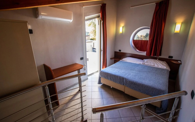 Room in Holiday House - Albavillage Residence Large Apartment for 4 People