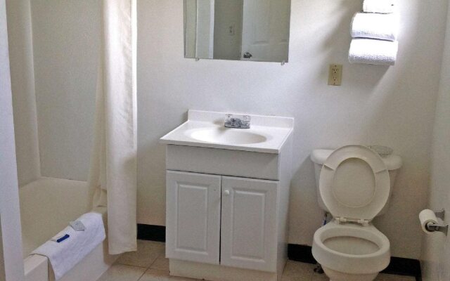 Country Hearth Inn & Suites - Delmar