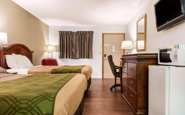 Econo Lodge Airport - Holland