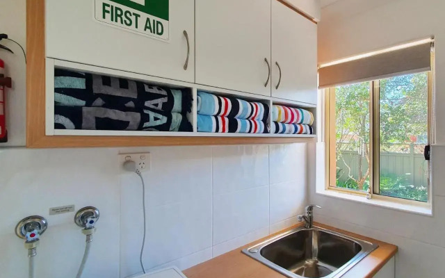 Pelican Beach House 2 Macleay Street