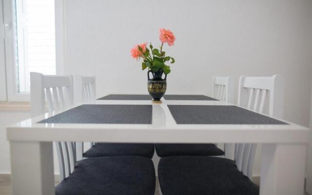 Serious Job Apartment