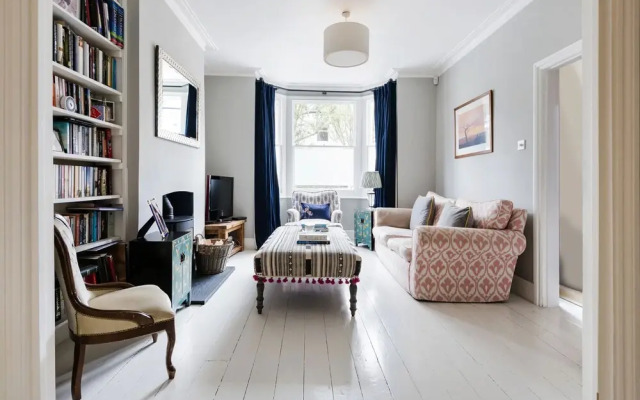 Spectacular Shepherds Bush Home Close to Westfield