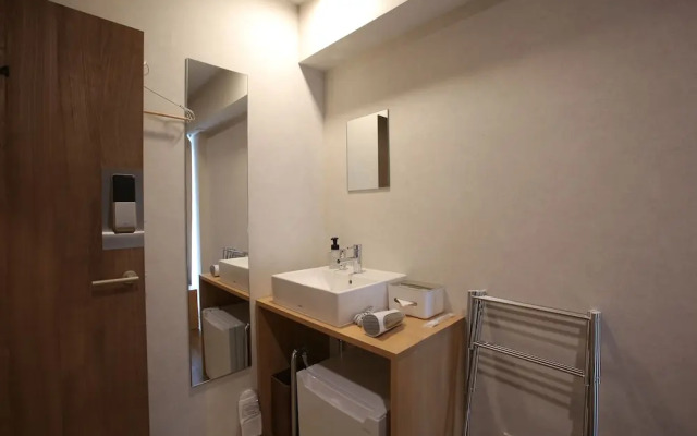 OHWA hostel minowa station