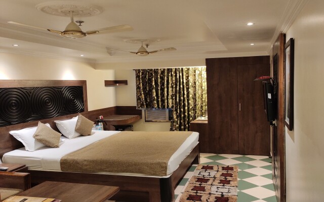 Hotel Pushpak
