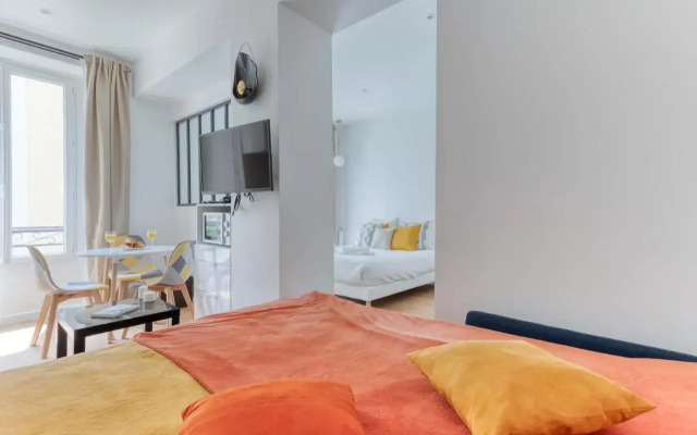 New Large Studio in the Heart of Paris 12