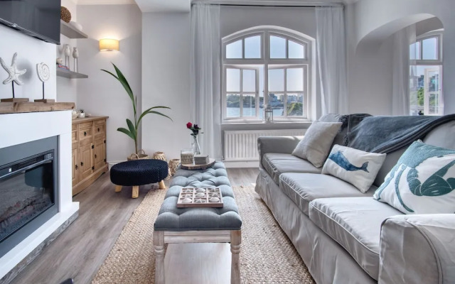 The Sand Castle - 2 Bedroom Apartment - Tenby