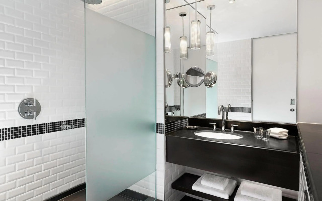 Top High Airport Link Hotel