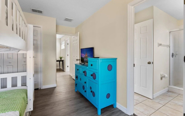 Themed Bedrooms and Large Pool