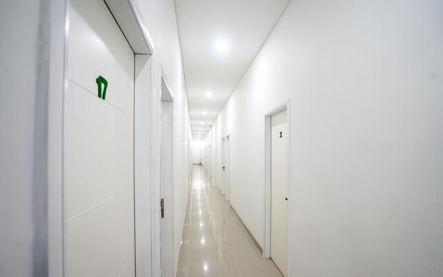 OYO 443 Hotel Barlian