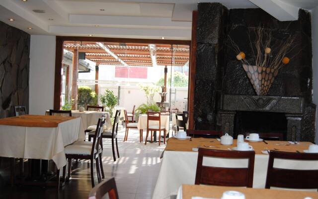 Hotel Fuente de Piedra I