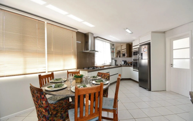 Casa com Piscina Morro das Pedras