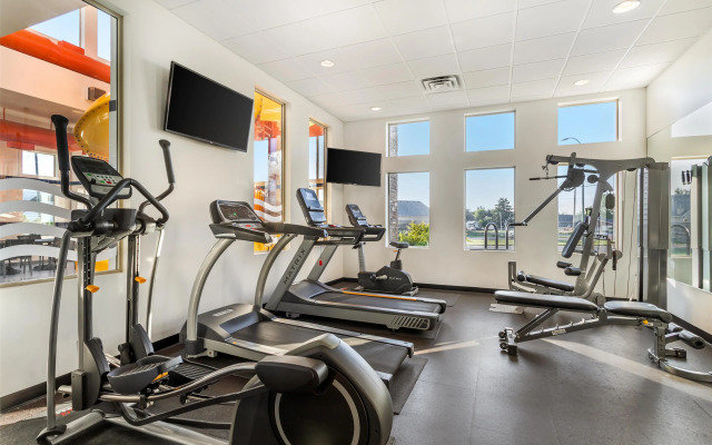Best Western Plus Service Inn & Suites